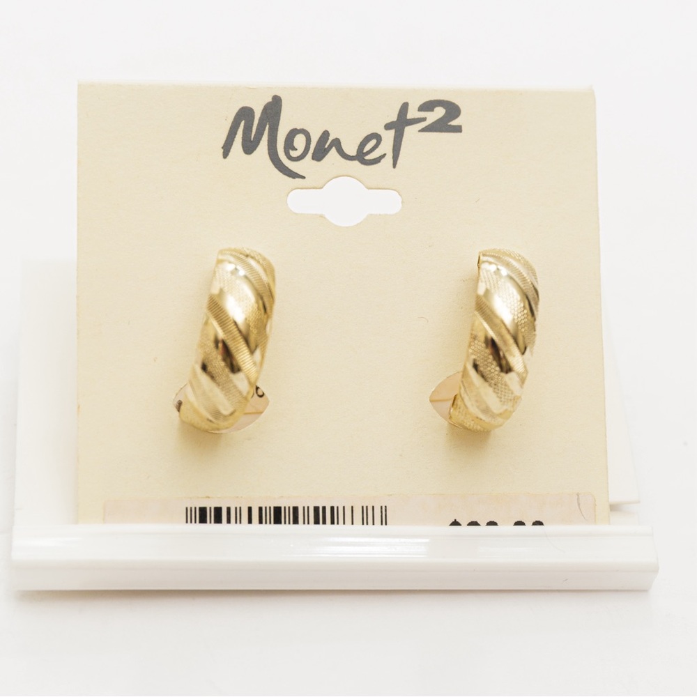 Vintage timeless classic hoop earrings textured diamond cut look gold tone Monet